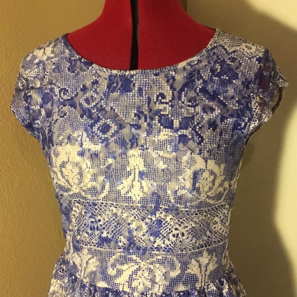 EUC Topshop Lace Dress - Picture 3 of 8